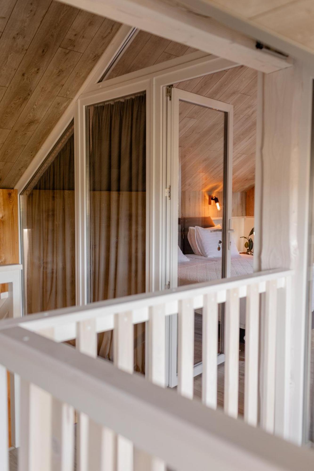 Chalet Ugrad Family з чаном-джакузі Slavske