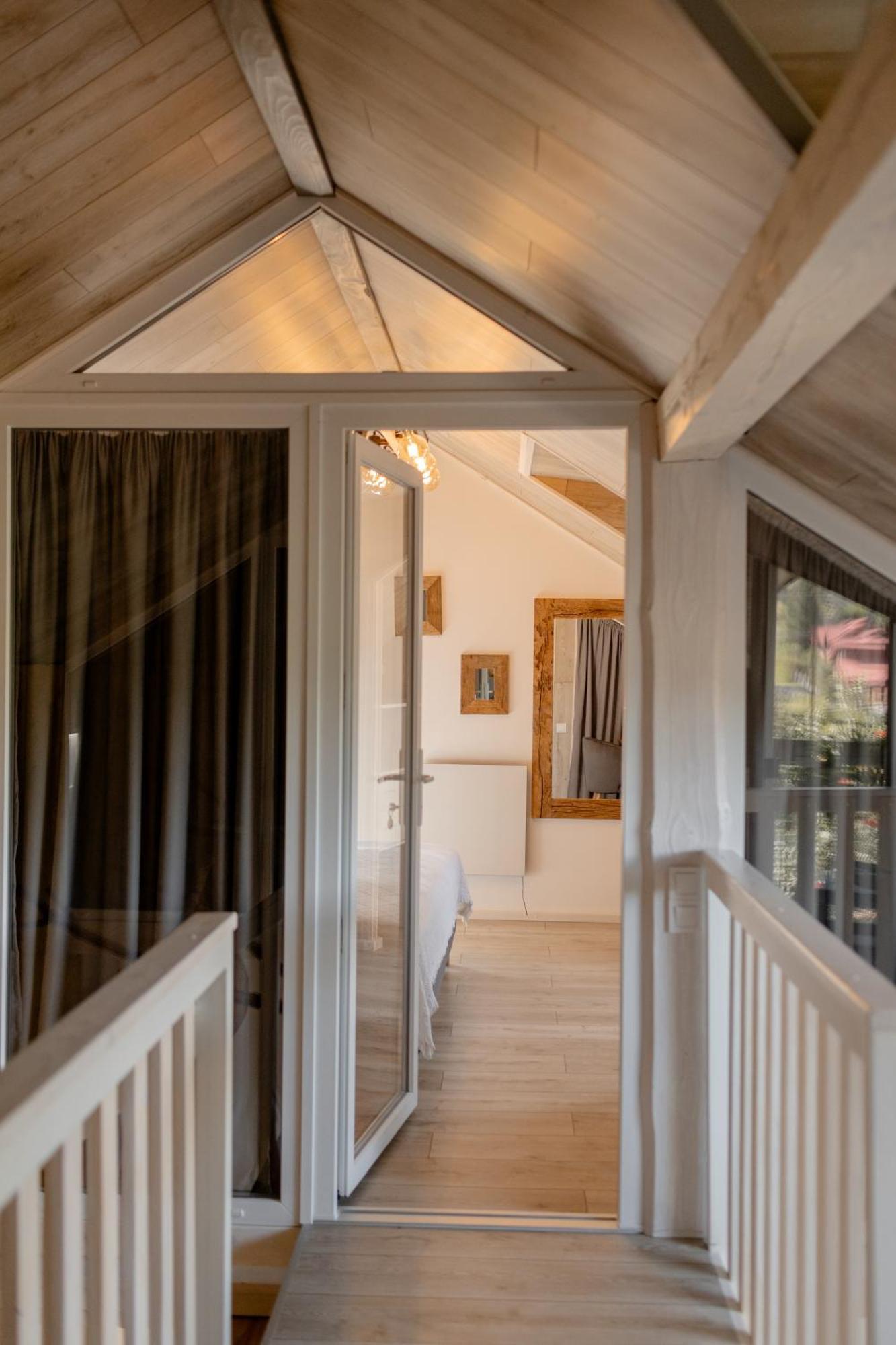 Ugrad Family з чаном-джакузі Chalet Slavske