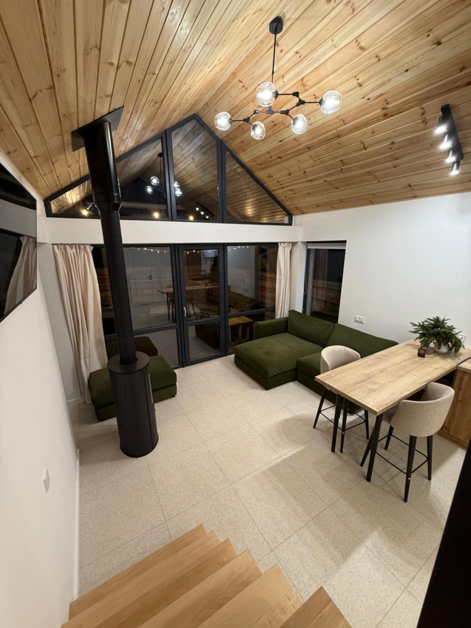 Chalet Ugrad Family з чаном-джакузі *